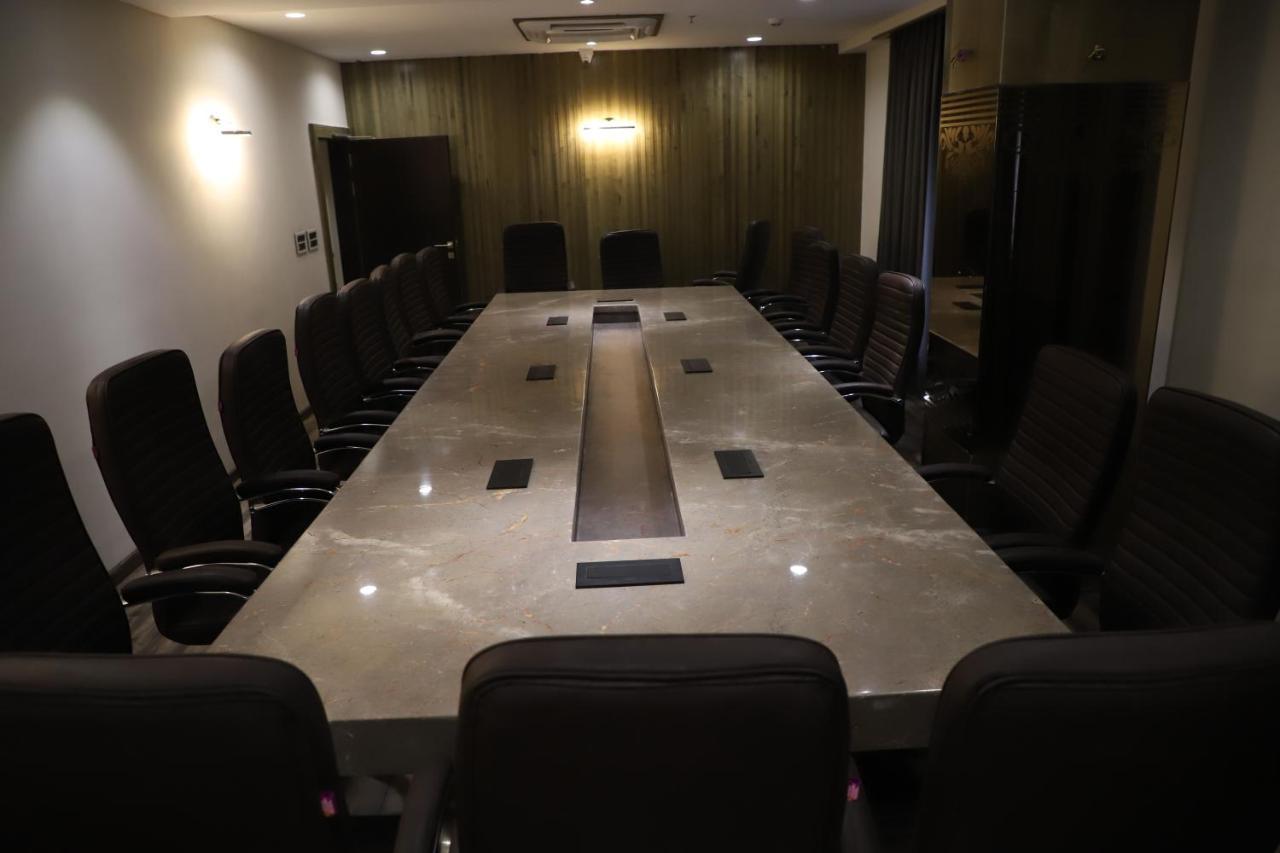 גוואליור The Royal Class Hotel מראה חיצוני תמונה