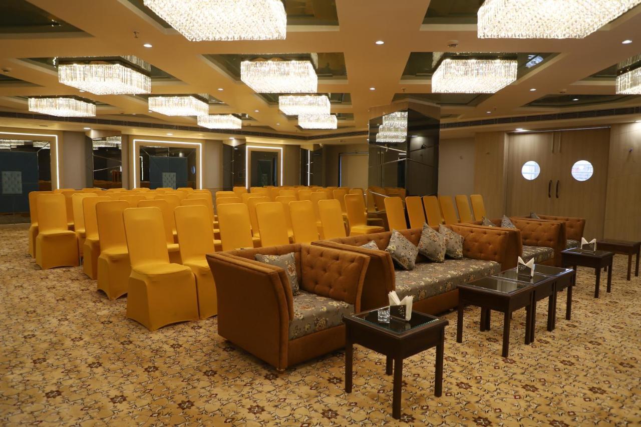 גוואליור The Royal Class Hotel מראה חיצוני תמונה