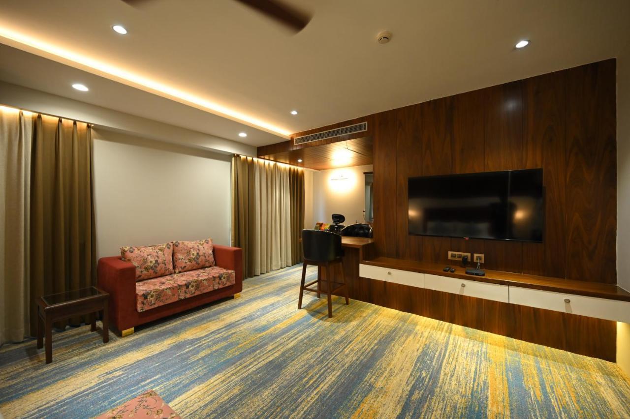 גוואליור The Royal Class Hotel מראה חיצוני תמונה