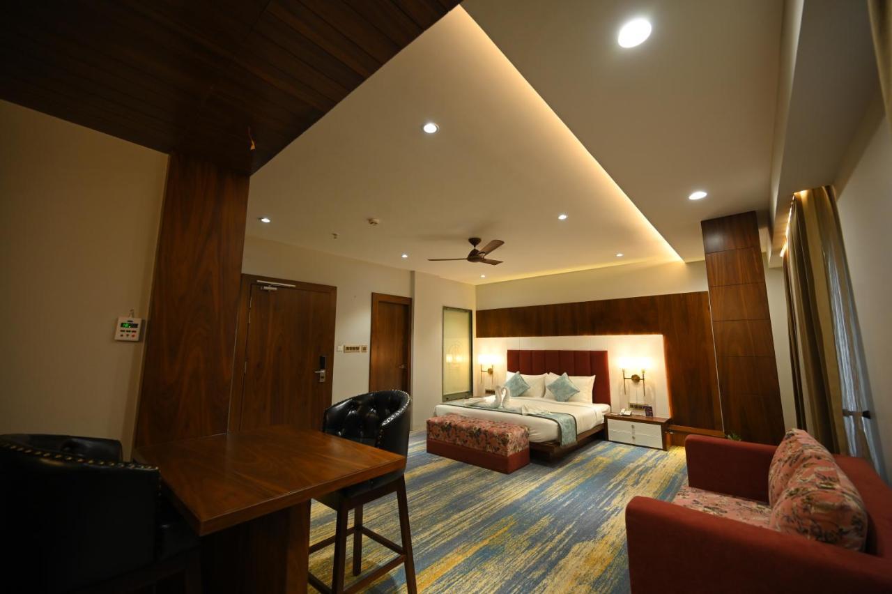 גוואליור The Royal Class Hotel מראה חיצוני תמונה